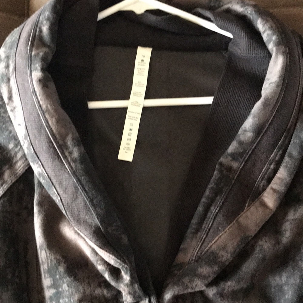 Lululemon jacket - Picture 2 of 4